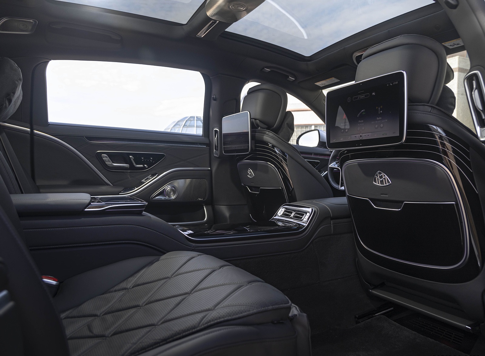 2022 Mercedes-Maybach S 680 4MATIC (US-Spec) Interior Rear Seats Wallpapers #168 of 172