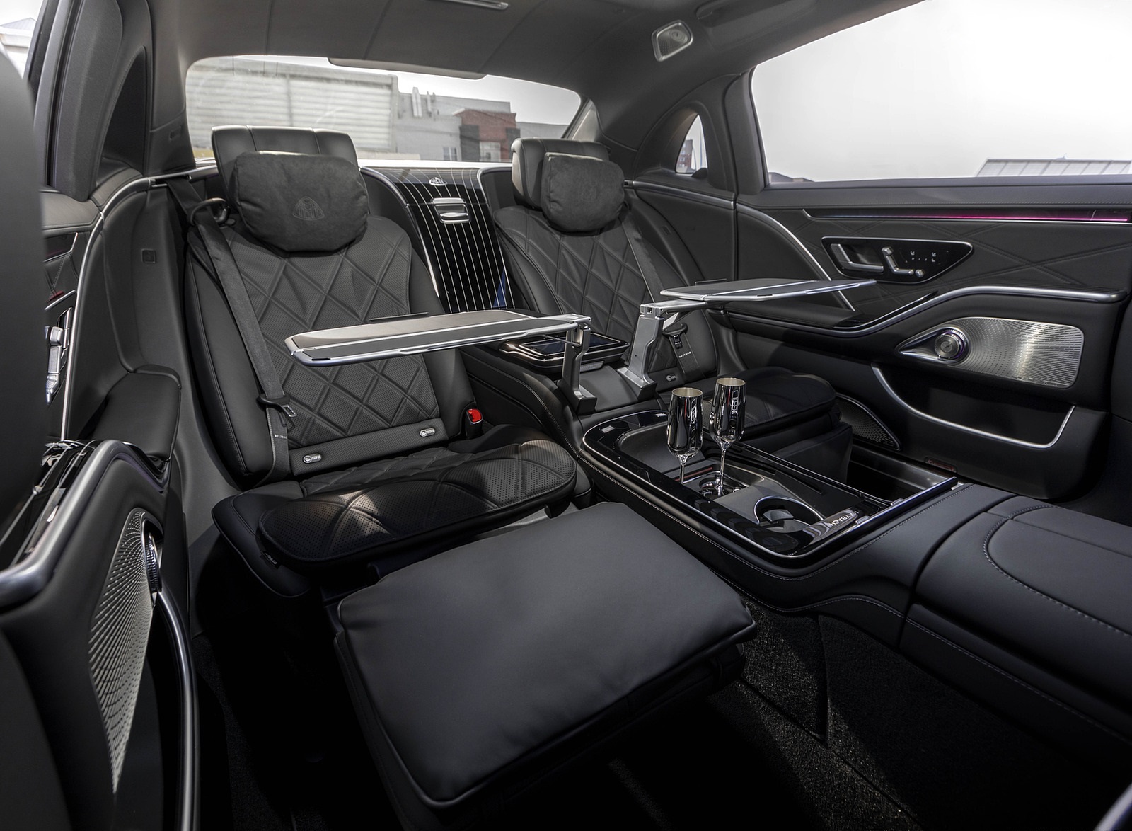 2022 Mercedes-Maybach S 680 4MATIC (US-Spec) Interior Rear Seats Wallpapers #165 of 172