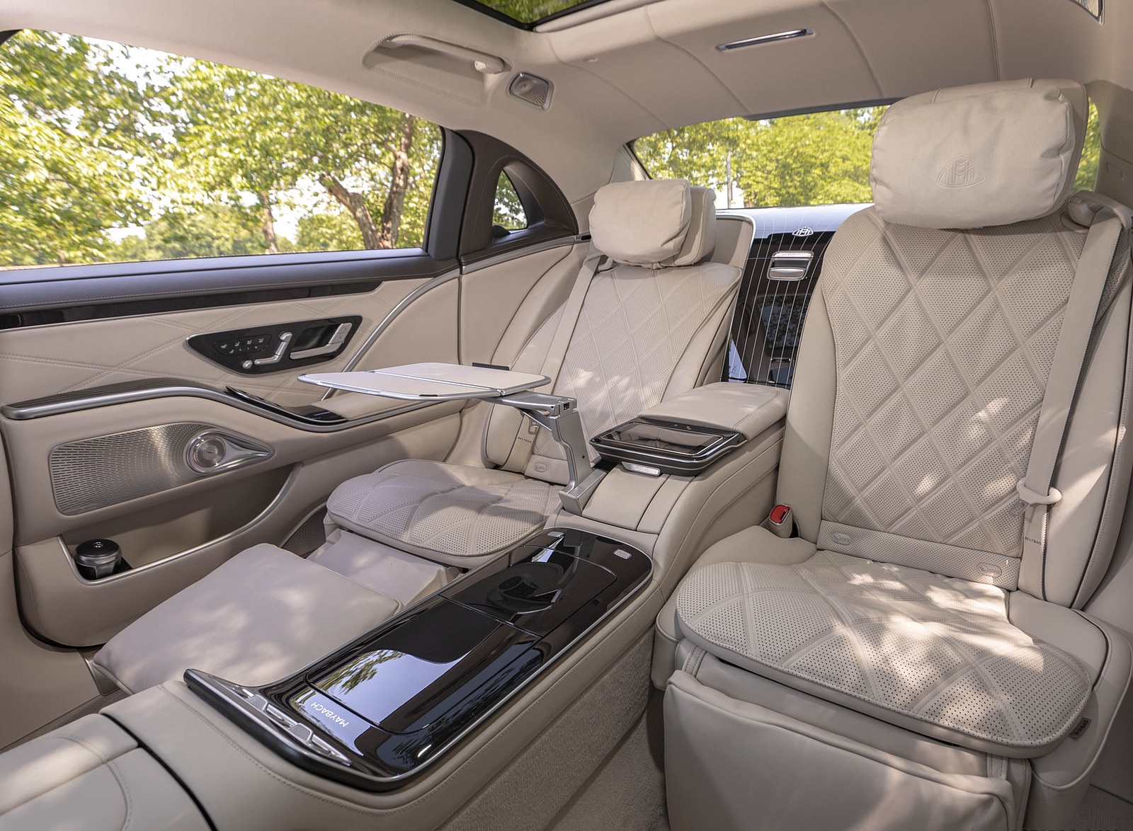 2022 Mercedes-Maybach S 680 4MATIC (US-Spec) Interior Rear Seats Wallpapers #86 of 172