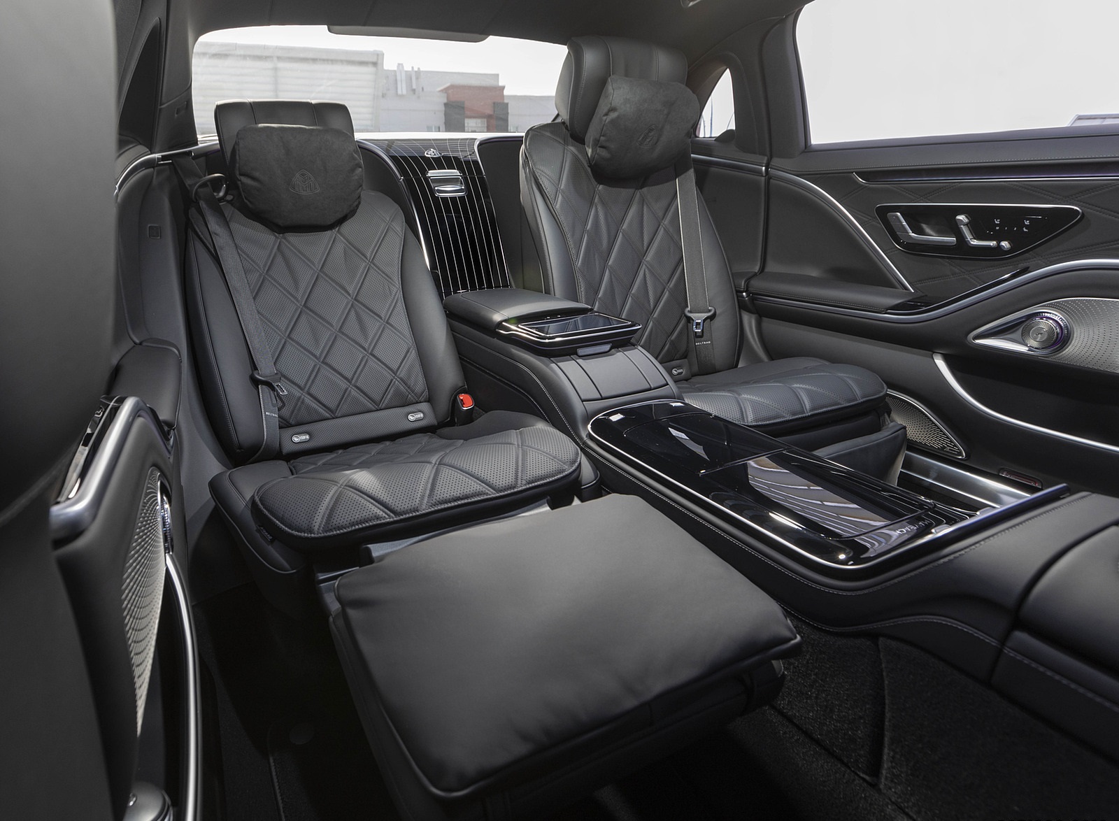 2022 Mercedes-Maybach S 680 4MATIC (US-Spec) Interior Rear Seats Wallpapers #166 of 172