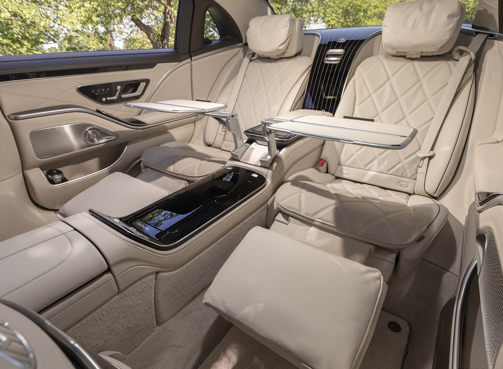 2022 Mercedes-Maybach S 680 4MATIC (US-Spec) Interior Rear Seats Wallpapers #88 of 172