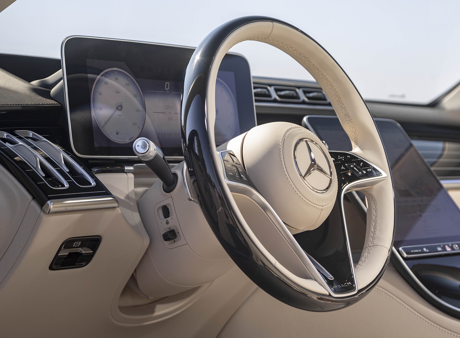 2022 Mercedes-Maybach S 680 4MATIC (US-Spec) Interior Steering Wheel Wallpapers #57 of 172