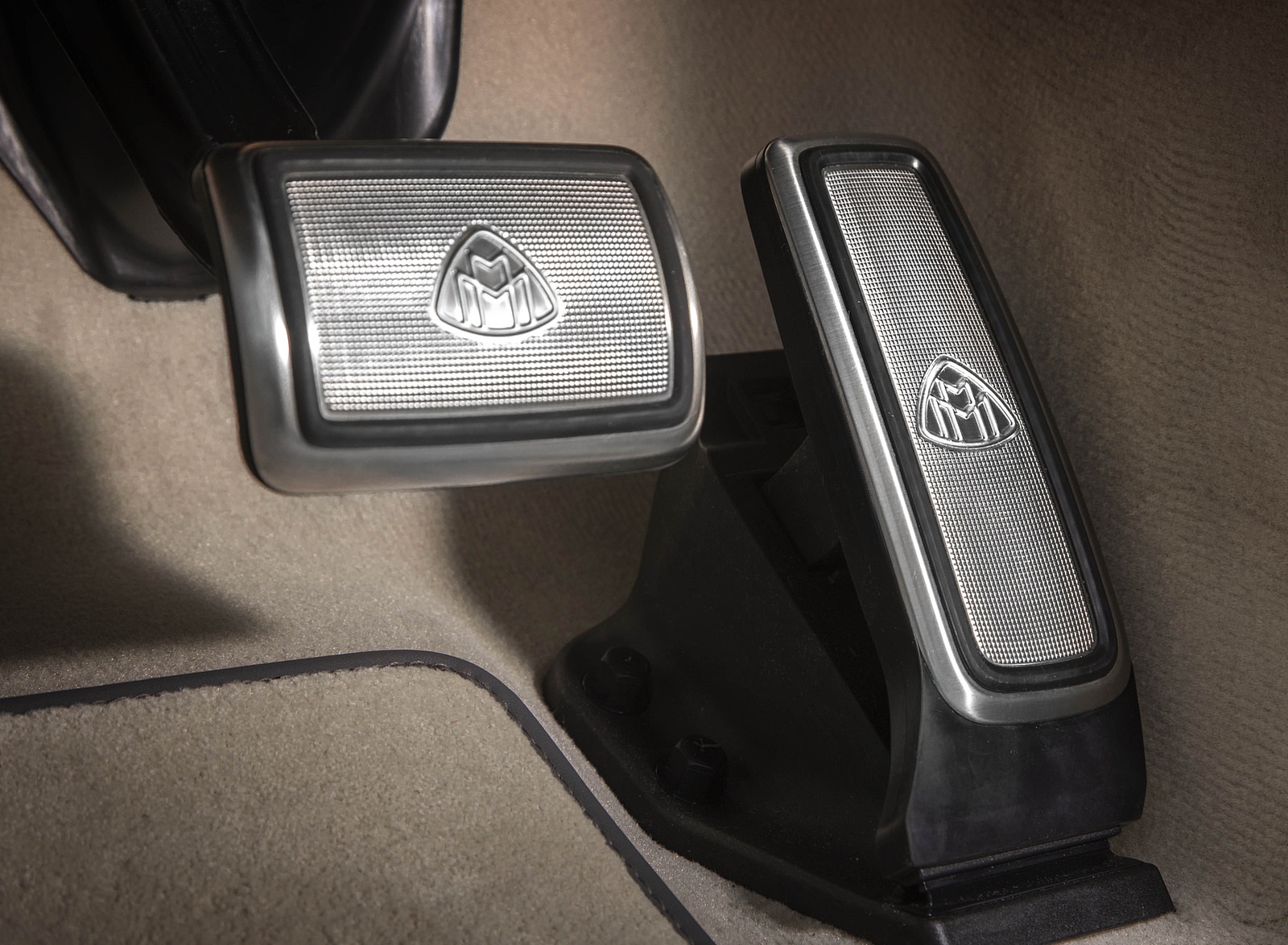 2022 Mercedes-Maybach S 680 4MATIC (US-Spec) Pedals Wallpapers #59 of 172