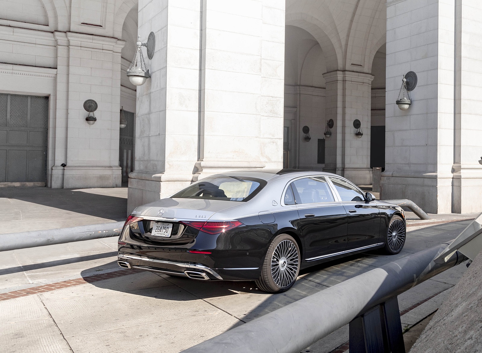 2022 Mercedes-Maybach S 680 4MATIC (US-Spec) Rear Three-Quarter Wallpapers #123 of 172