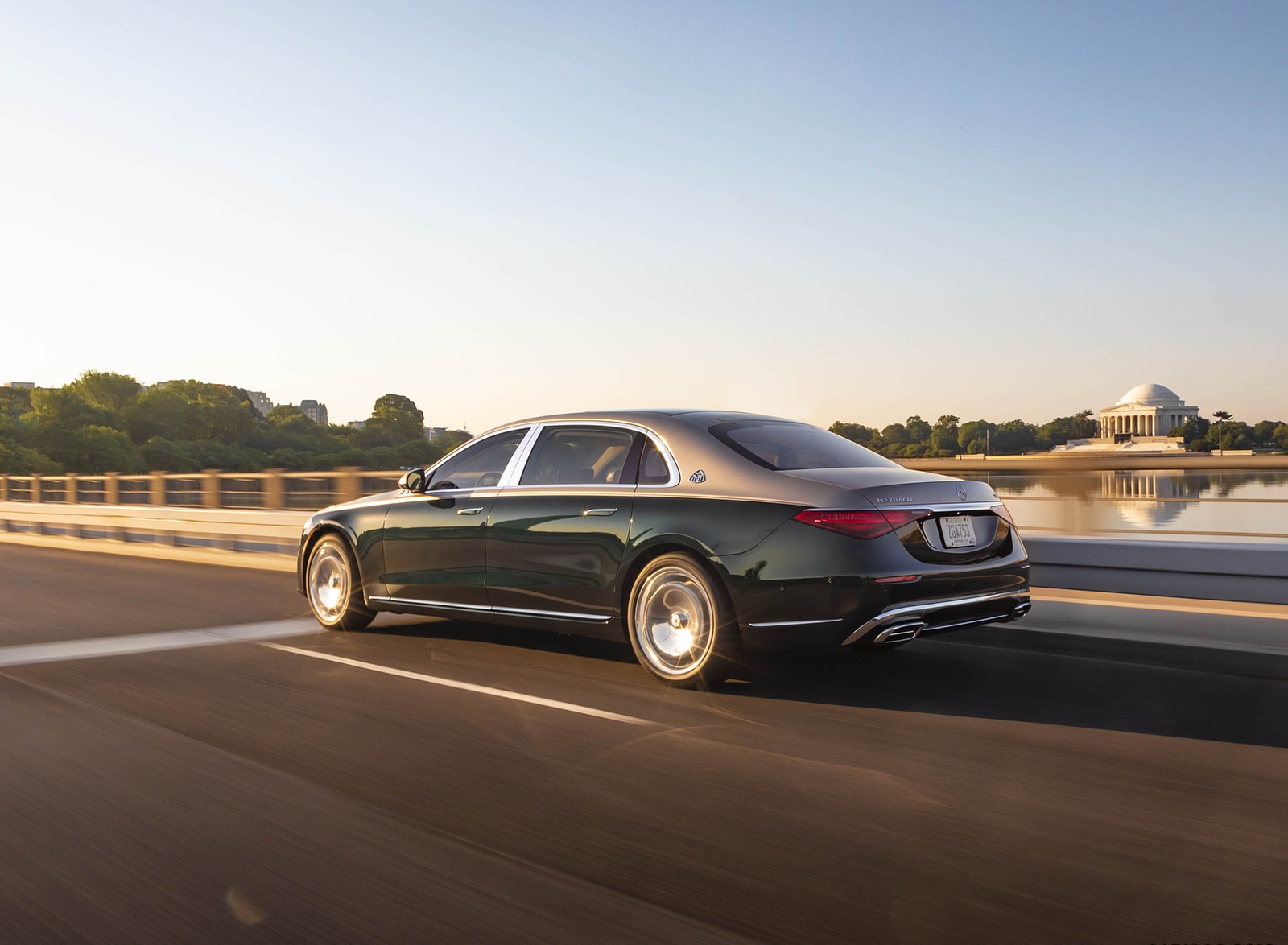 2022 Mercedes-Maybach S 680 4MATIC (US-Spec) Rear Three-Quarter Wallpapers (7)