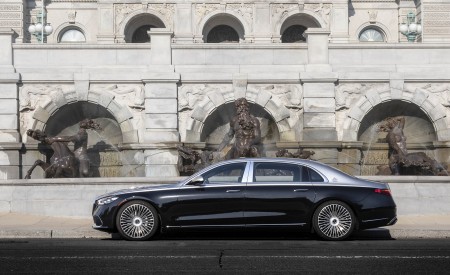 2022 Mercedes-Maybach S 680 4MATIC (US-Spec) Side Wallpapers  450x275 (126)