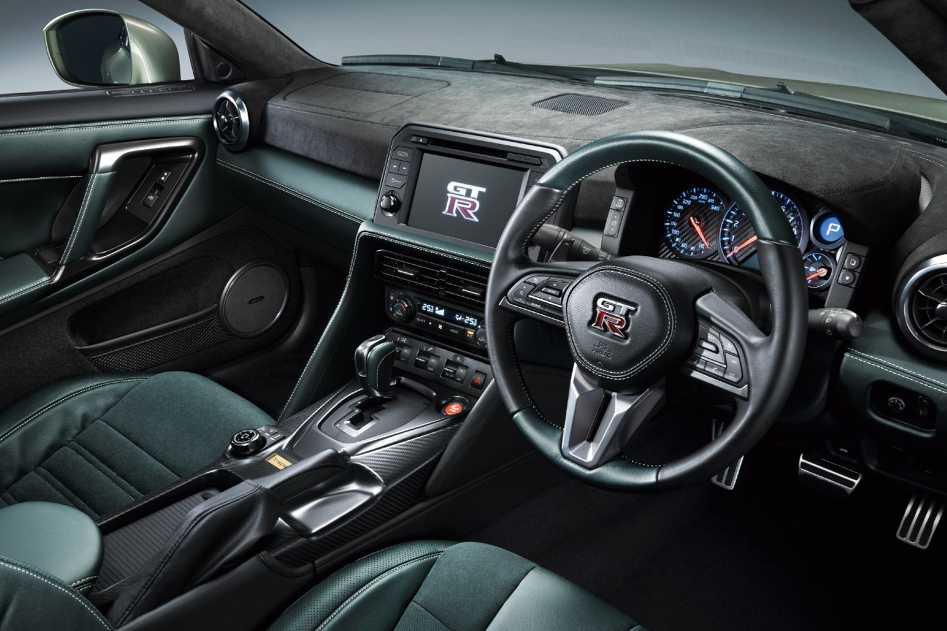 2022 Nissan GT-R T-Spec Edition Interior Wallpapers #29 of 43
