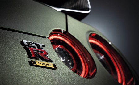 2022 Nissan GT-R T-Spec Edition Tail Light Wallpapers 450x275 (15)