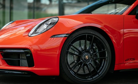 2022 Porsche 911 Carrera 4 GTS (Color: Lava Orange) Detail Wallpapers 450x275 (44)