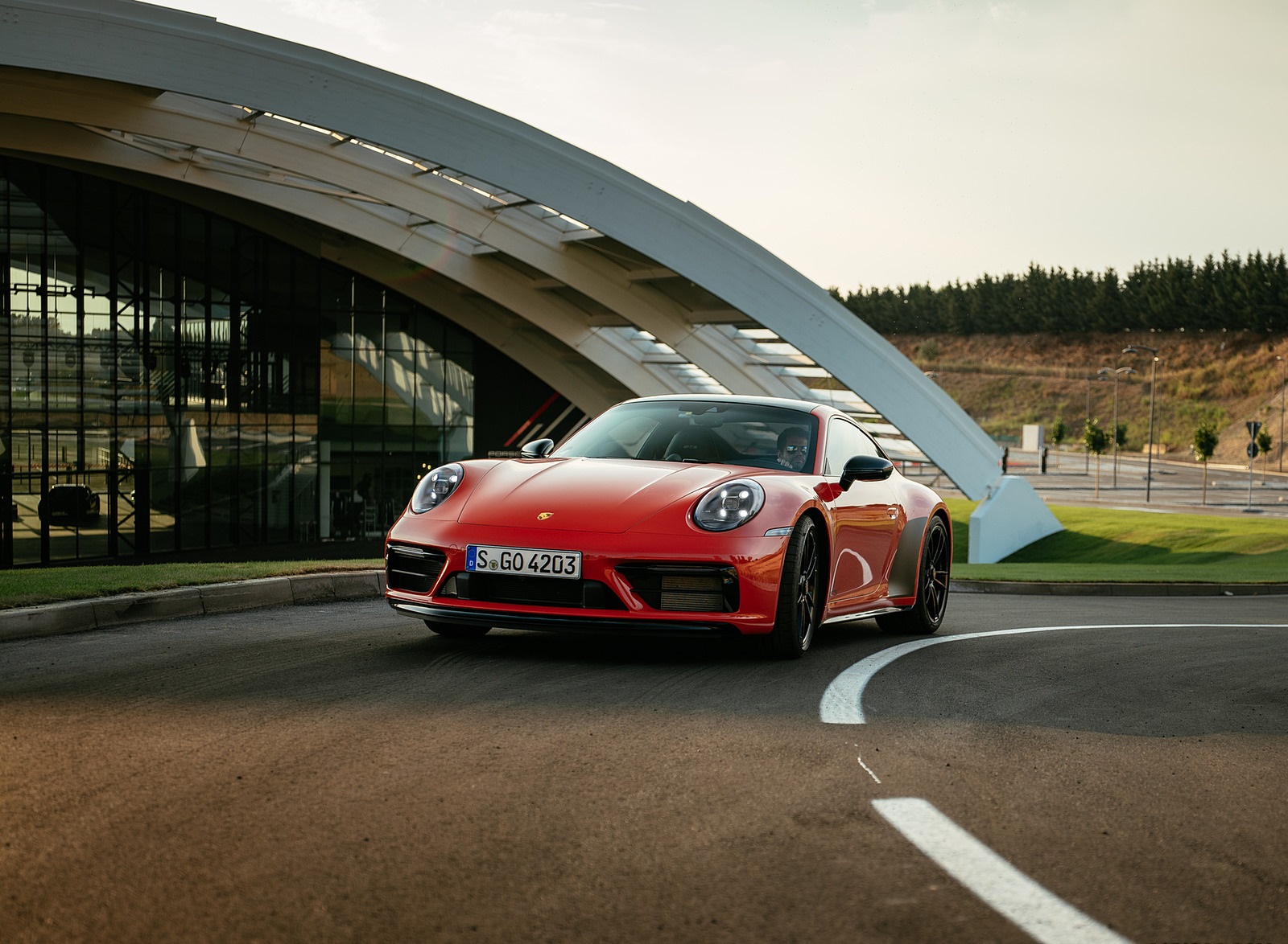 2022 Porsche 911 Carrera 4 GTS (Color: Lava Orange) Front Three-Quarter Wallpapers #33 of 64