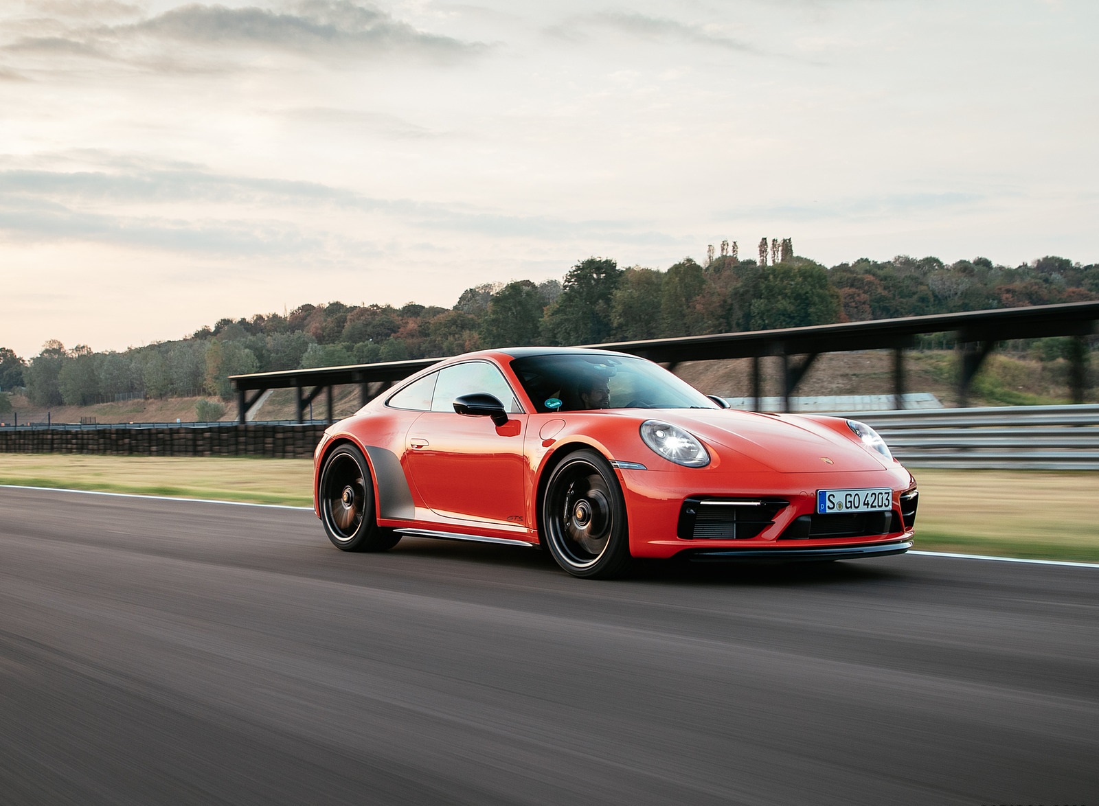 2022 Porsche 911 Carrera 4 GTS (Color: Lava Orange) Front Three-Quarter Wallpapers (5)