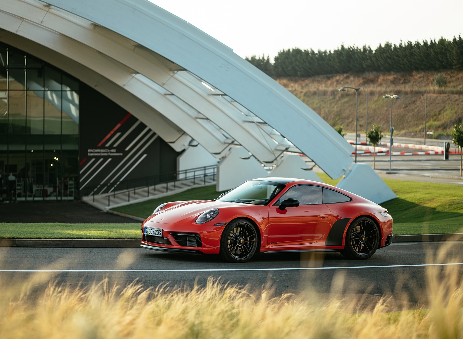 2022 Porsche 911 Carrera 4 GTS (Color: Lava Orange) Front Three-Quarter Wallpapers #34 of 64