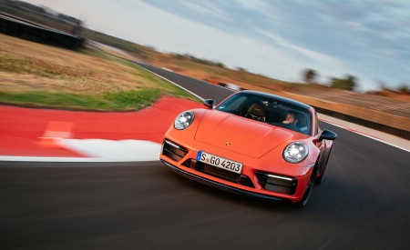 2022 Porsche 911 Carrera 4 GTS (Color: Lava Orange) Front Wallpapers 450x275 (15)