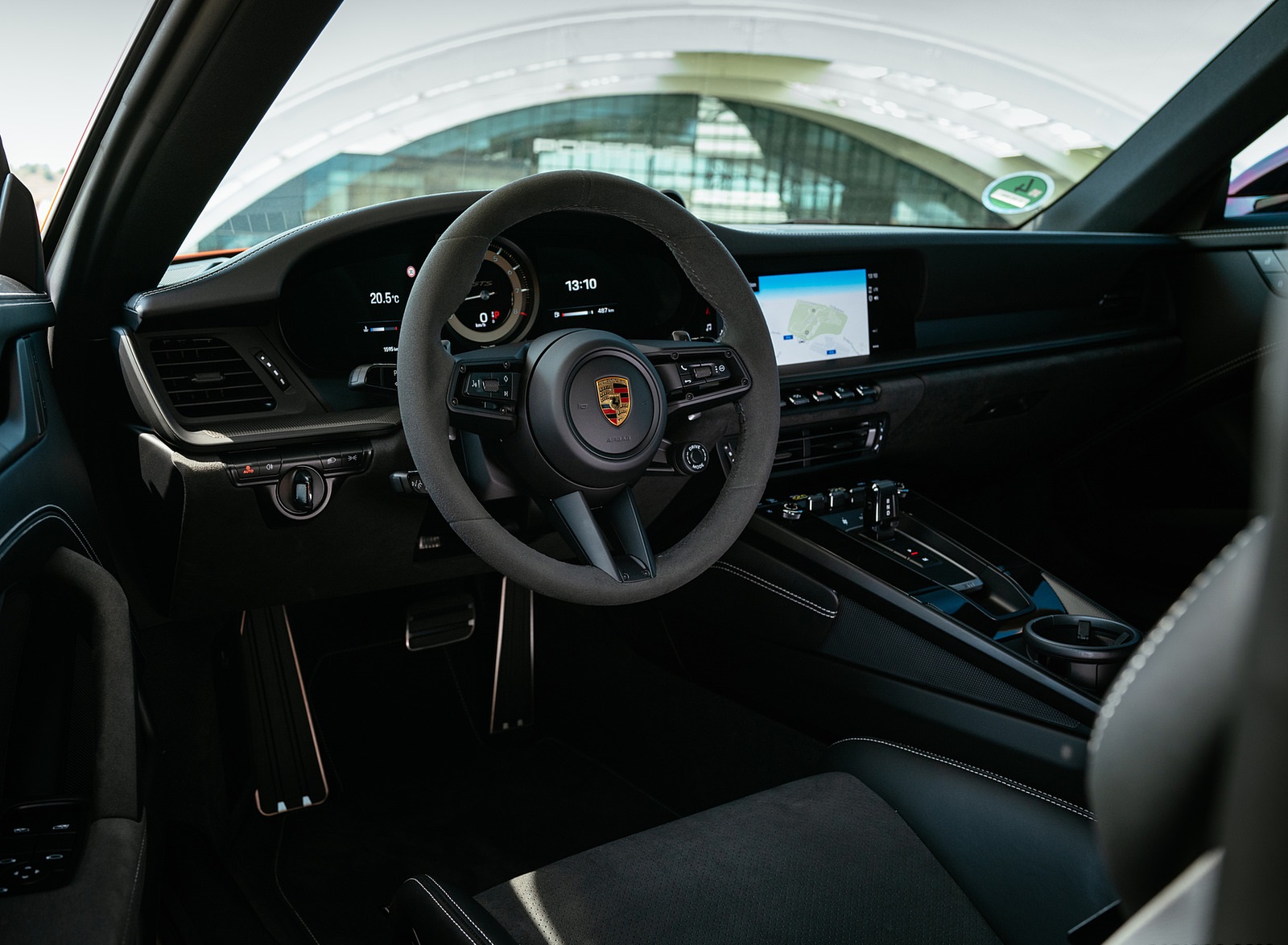 2022 Porsche 911 Carrera 4 GTS (Color: Lava Orange) Interior Wallpapers #57 of 64