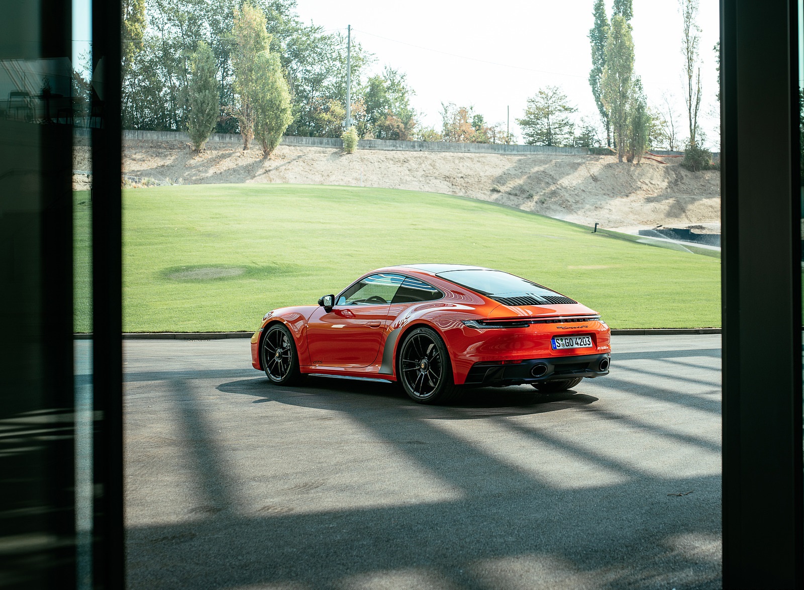 2022 Porsche 911 Carrera 4 GTS (Color: Lava Orange) Rear Three-Quarter Wallpapers #42 of 64