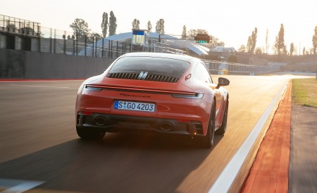 2022 Porsche 911 Carrera 4 GTS (Color: Lava Orange) Rear Wallpapers 450x275 (23)