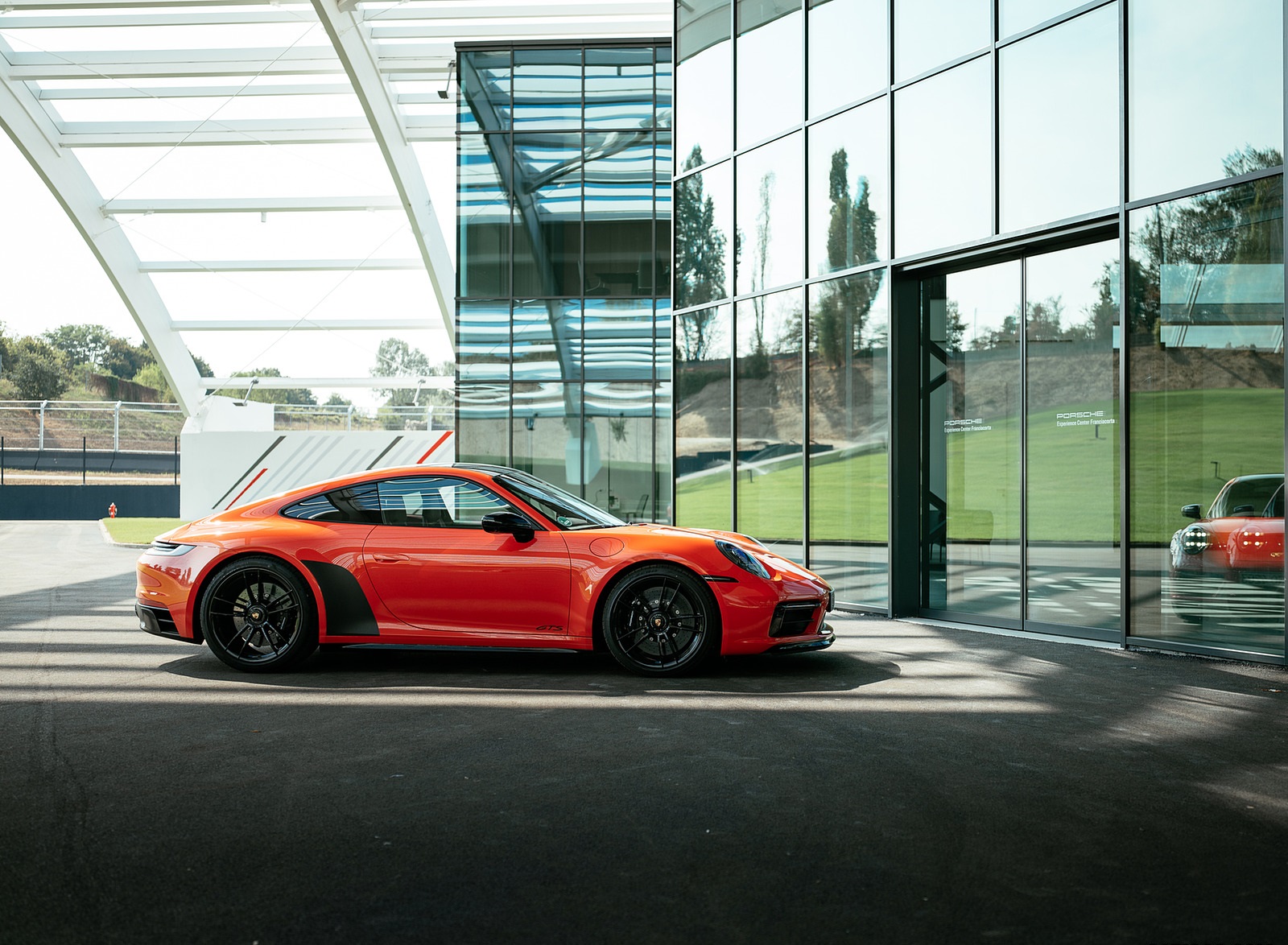 2022 Porsche 911 Carrera 4 GTS (Color: Lava Orange) Side Wallpapers #38 of 64