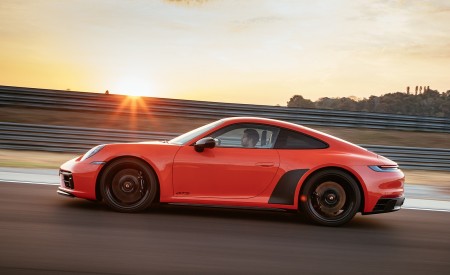 2022 Porsche 911 Carrera 4 GTS (Color: Lava Orange) Side Wallpapers 450x275 (26)