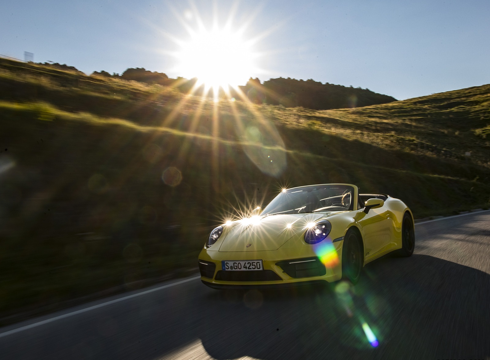 2022 Porsche 911 Carrera GTS Cabriolet (Color: Racing Yellow) Front Three-Quarter Wallpapers #3 of 30