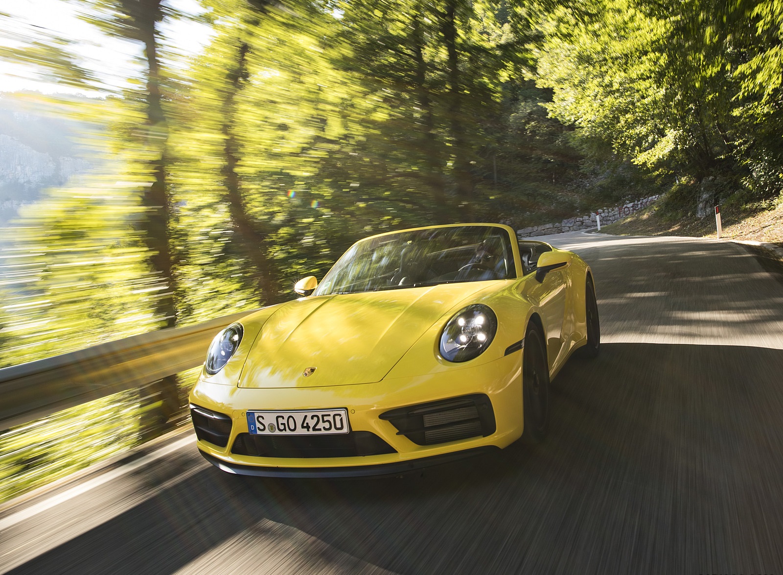 2022 Porsche 911 Carrera GTS Cabriolet (Color: Racing Yellow) Front Wallpapers (5)