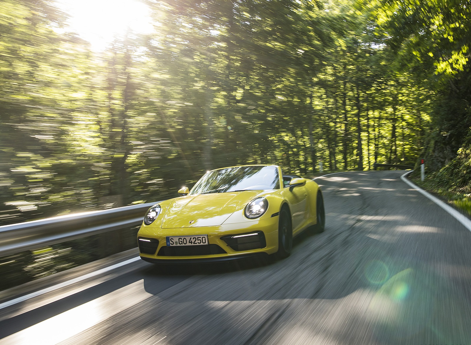 2022 Porsche 911 Carrera GTS Cabriolet (Color: Racing Yellow) Front Wallpapers #6 of 30