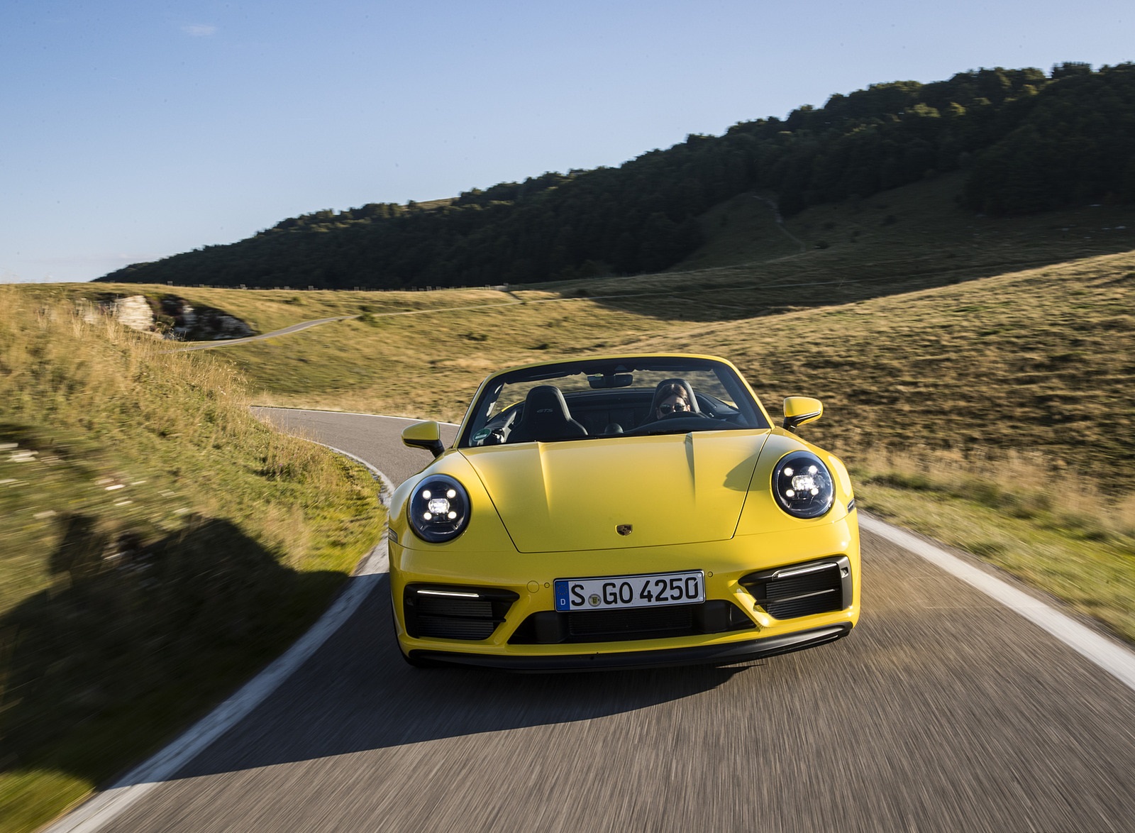 2022 Porsche 911 Carrera GTS Cabriolet (Color: Racing Yellow) Front Wallpapers (2)