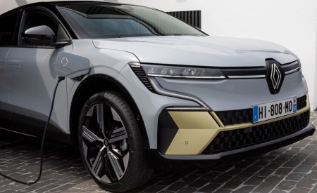 2022 Renault Megane E-Tech Charging Wallpapers 450x275 (26)