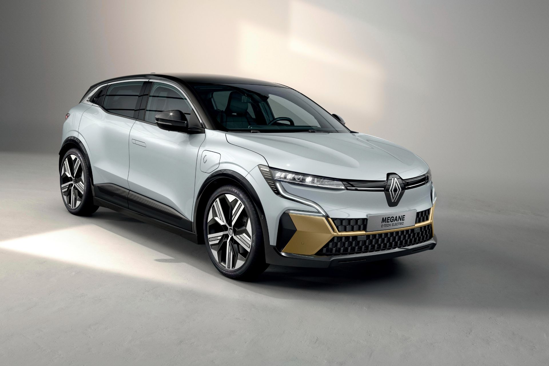 2022 Renault Megane E-Tech Front Three-Quarter Wallpapers #81 of 105