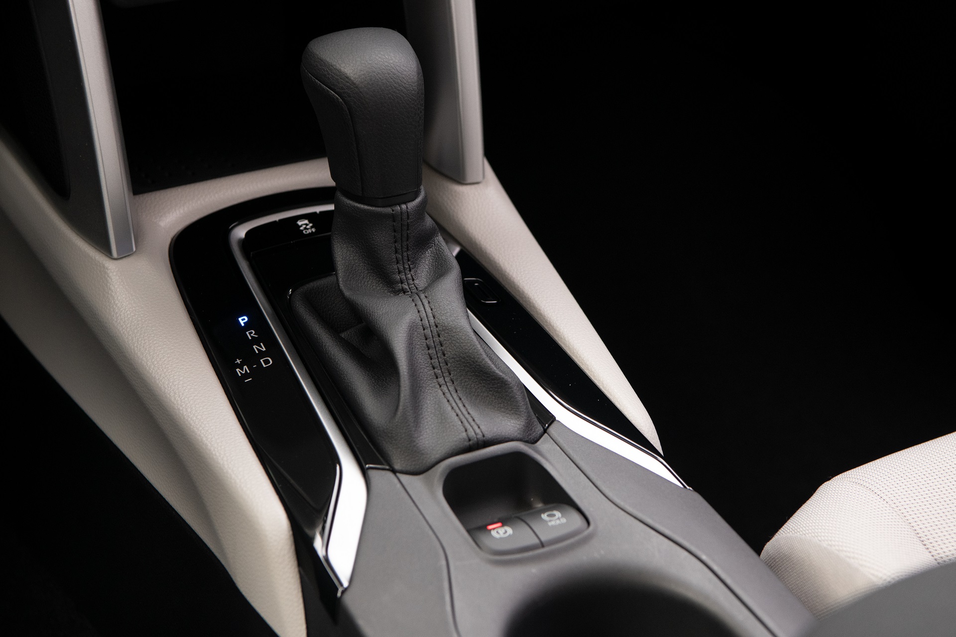 2022 Toyota Corolla Cross L Central Console Wallpapers #40 of 42