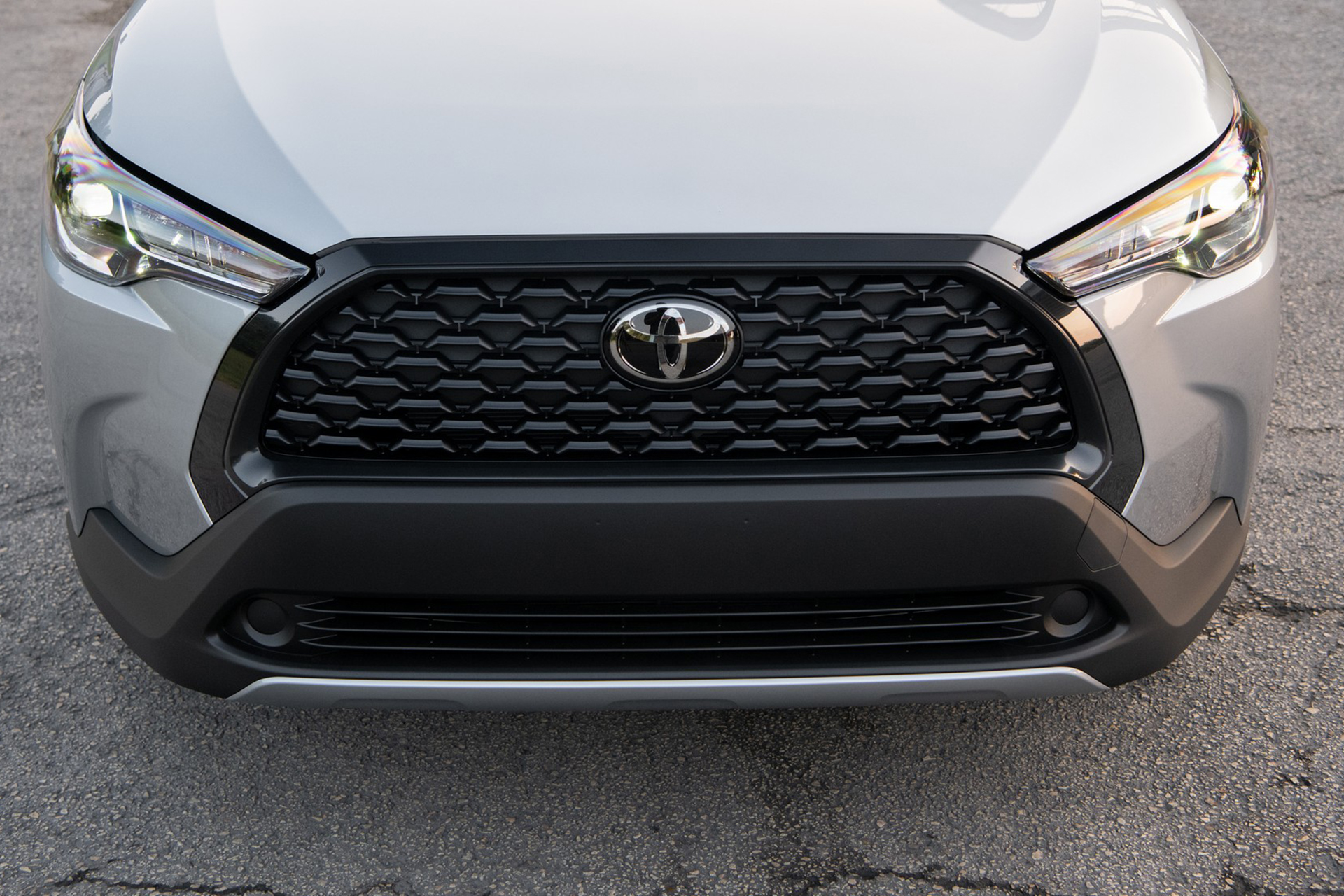 2022 Toyota Corolla Cross L Grille Wallpapers  #17 of 42