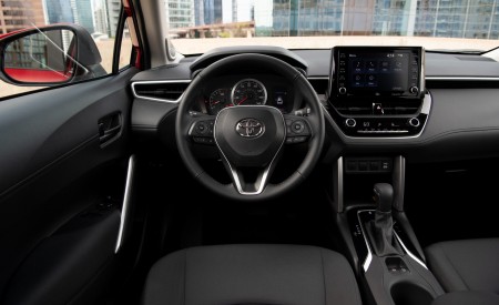 2022 Toyota Corolla Cross LE Interior Cockpit Wallpapers 450x275 (51)