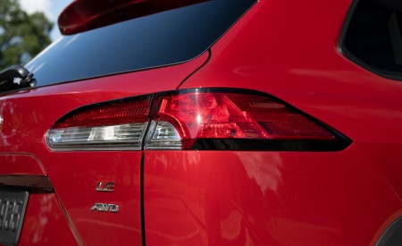 2022 Toyota Corolla Cross LE Tail Light Wallpapers 450x275 (41)