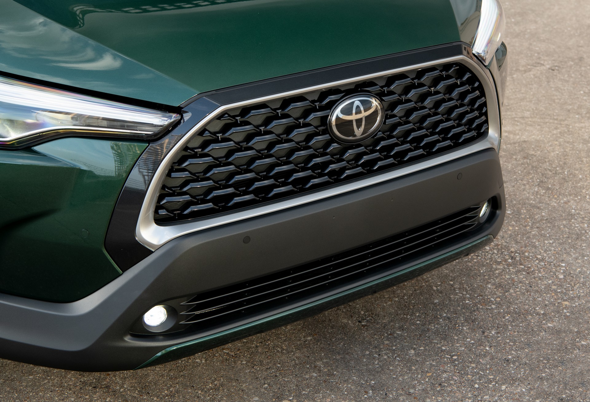 2022 Toyota Corolla Cross XLE Grille Wallpapers #20 of 136