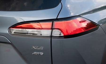 2022 Toyota Corolla Cross XLE Tail Light Wallpapers 450x275 (116)