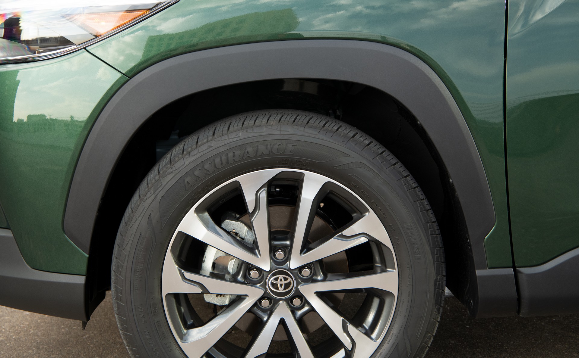 2022 Toyota Corolla Cross XLE Wheel Wallpapers #22 of 136