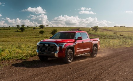 2022 Toyota Tundra Limited Front Three-Quarter Wallpapers 450x275 (8)