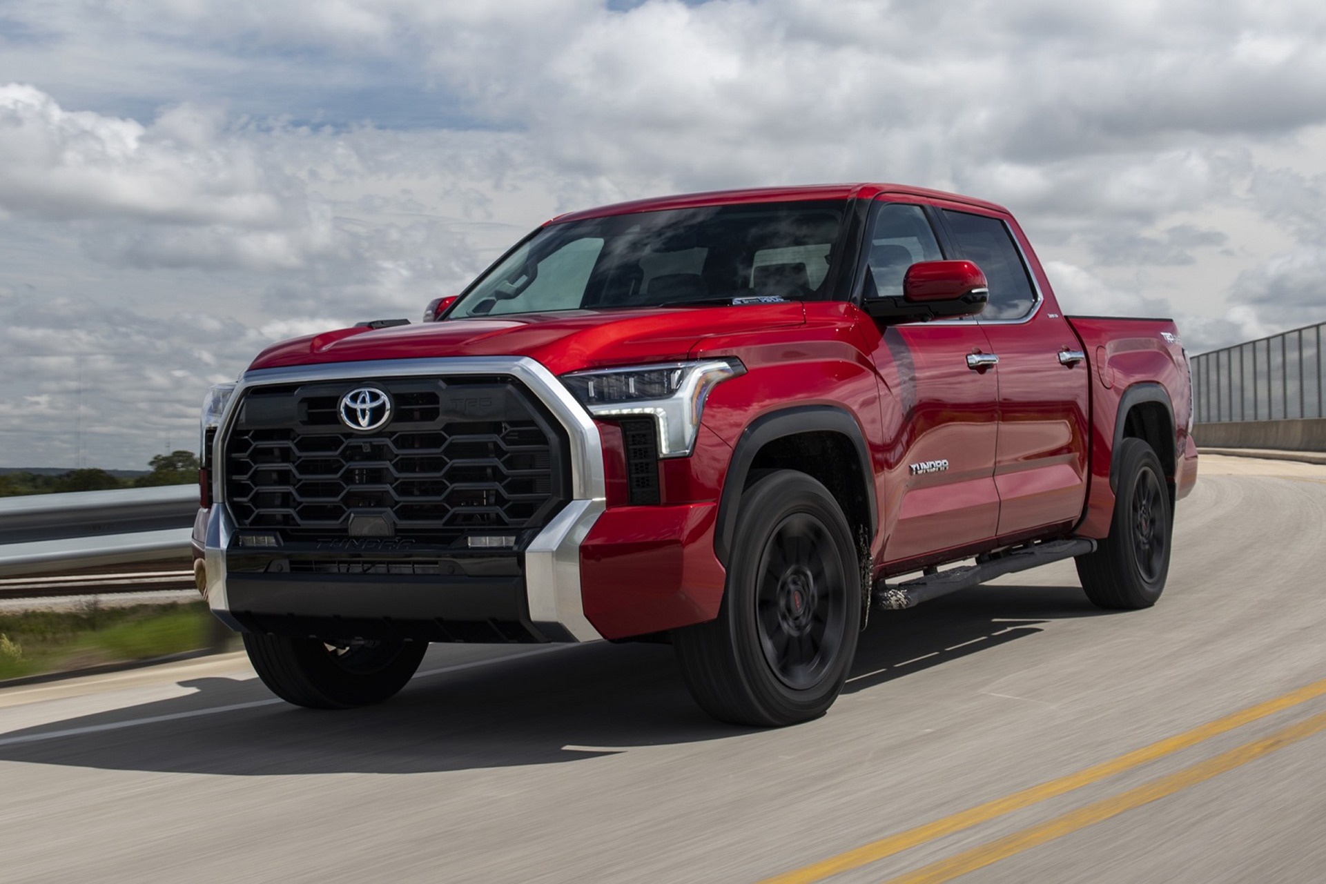 2022 Toyota Tundra Limited Front Three-Quarter Wallpapers #16 of 105