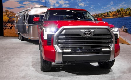 2022 Toyota Tundra Limited Front Wallpapers 450x275 (58)