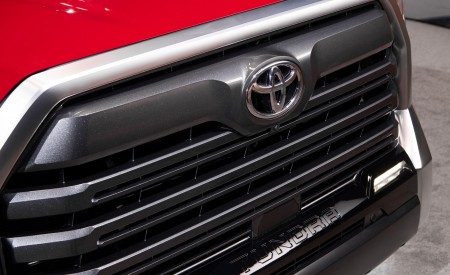 2022 Toyota Tundra Limited Grille Wallpapers 450x275 (67)