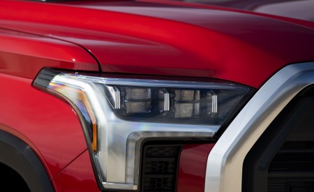 2022 Toyota Tundra Limited Headlight Wallpapers 450x275 (37)
