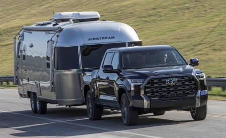2022 Toyota Tundra Platinum (Color: Blueprint) Towing a Trailer Wallpapers 450x275 (4)