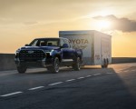 2022 Toyota Tundra Platinum Front Three-Quarter Wallpapers  150x120 (2)