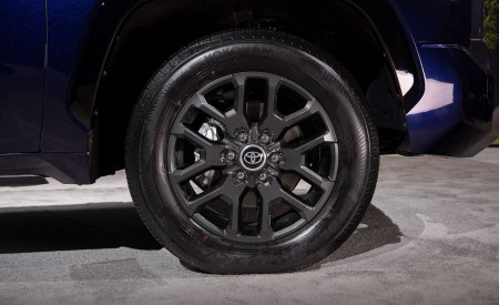 2022 Toyota Tundra Platinum Wheel Wallpapers 450x275 (29)
