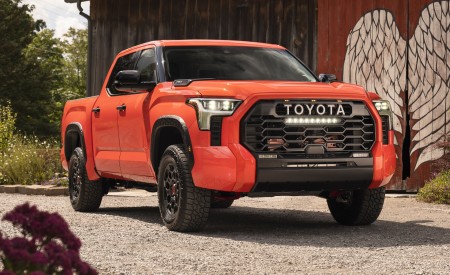2022 Toyota Tundra TRD Pro Front Wallpapers 450x275 (35)