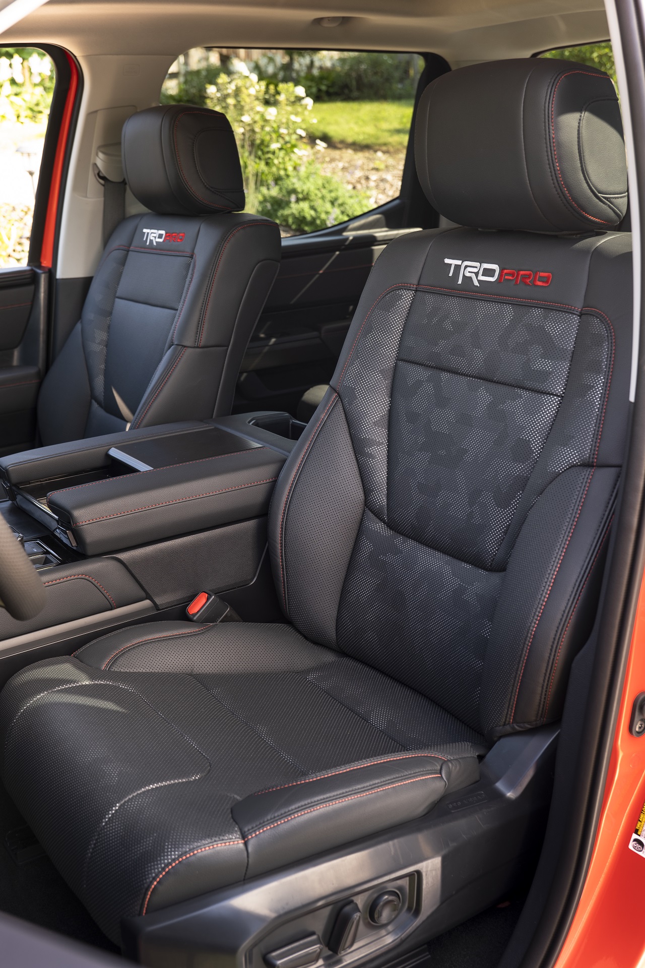 2022 Toyota Tundra TRD Pro Interior Front Seats Wallpapers #54 of 81