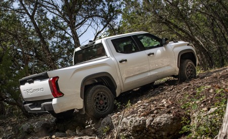2022 Toyota Tundra TRD Pro Off-Road Wallpapers 450x275 (10)