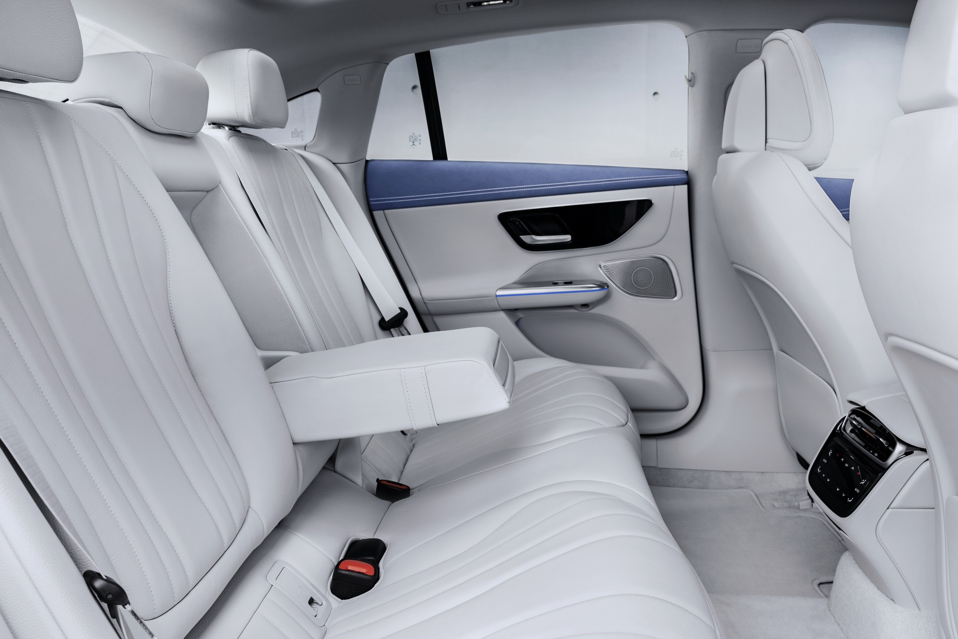 2023 Mercedes-Benz EQE 350 Electric Art Line Interior Rear Seats Wallpapers #56 of 101