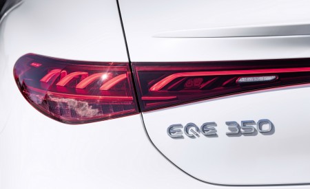 2023 Mercedes-Benz EQE 350 Electric Art Line Tail Light Wallpapers 450x275 (52)