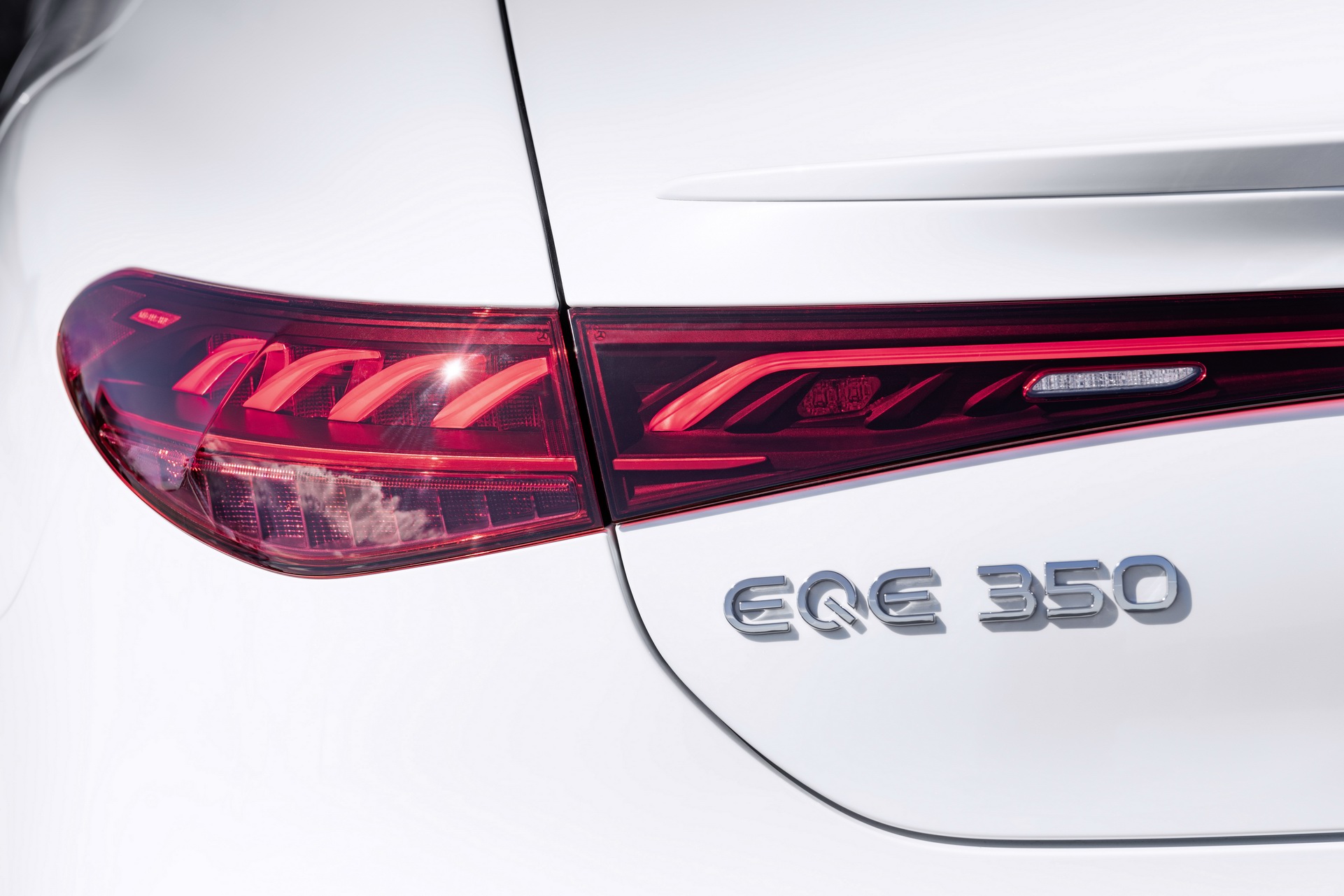 2023 Mercedes-Benz EQE 350 Electric Art Line Tail Light Wallpapers #52 of 101