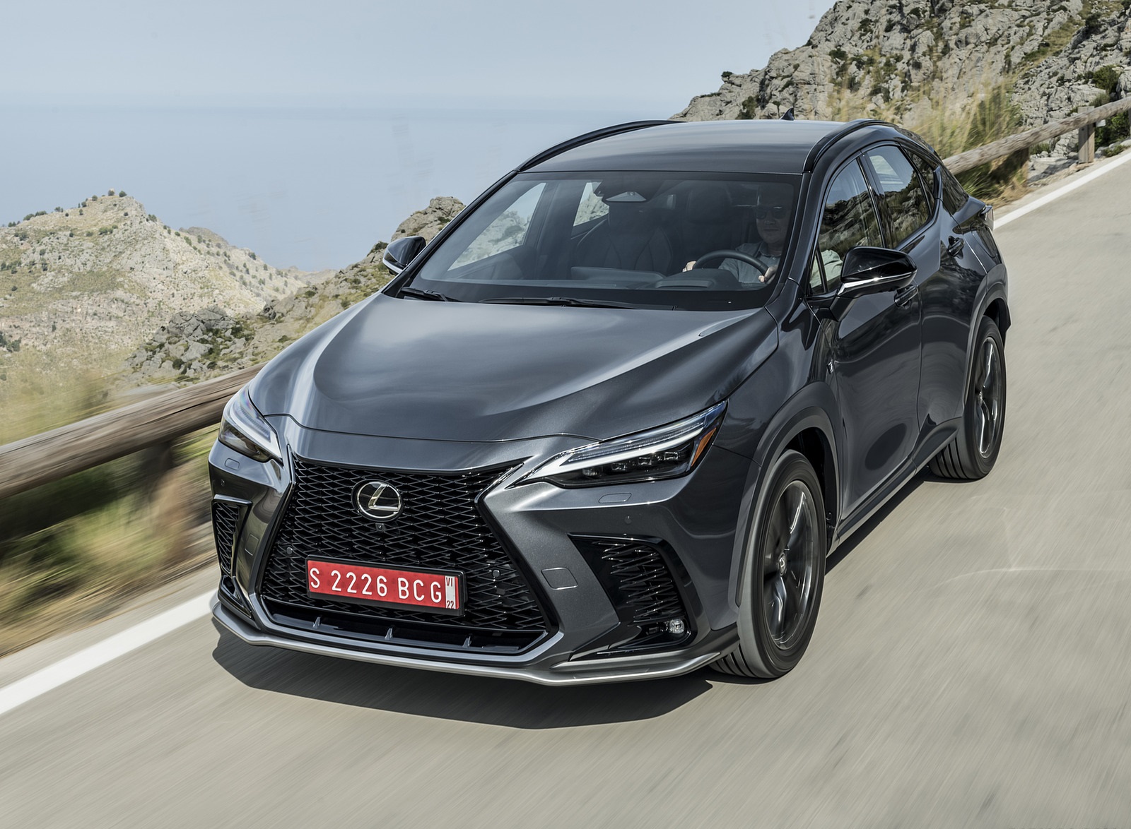 2021 Lexus NX 350 (Euro-Spec) Front Three-Quarter Wallpapers  #22 of 42